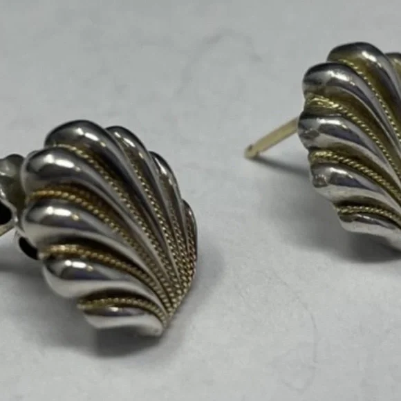 Tiffany & Co. Sterling Silver & 18K Gold Shell Stud Earrings - Picture 3 of 4